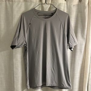 Rhone Reign Short Sleeve Tee. Light Gray Heather